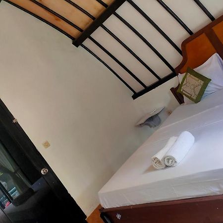 Meno Lodge Gili Meno Esterno foto